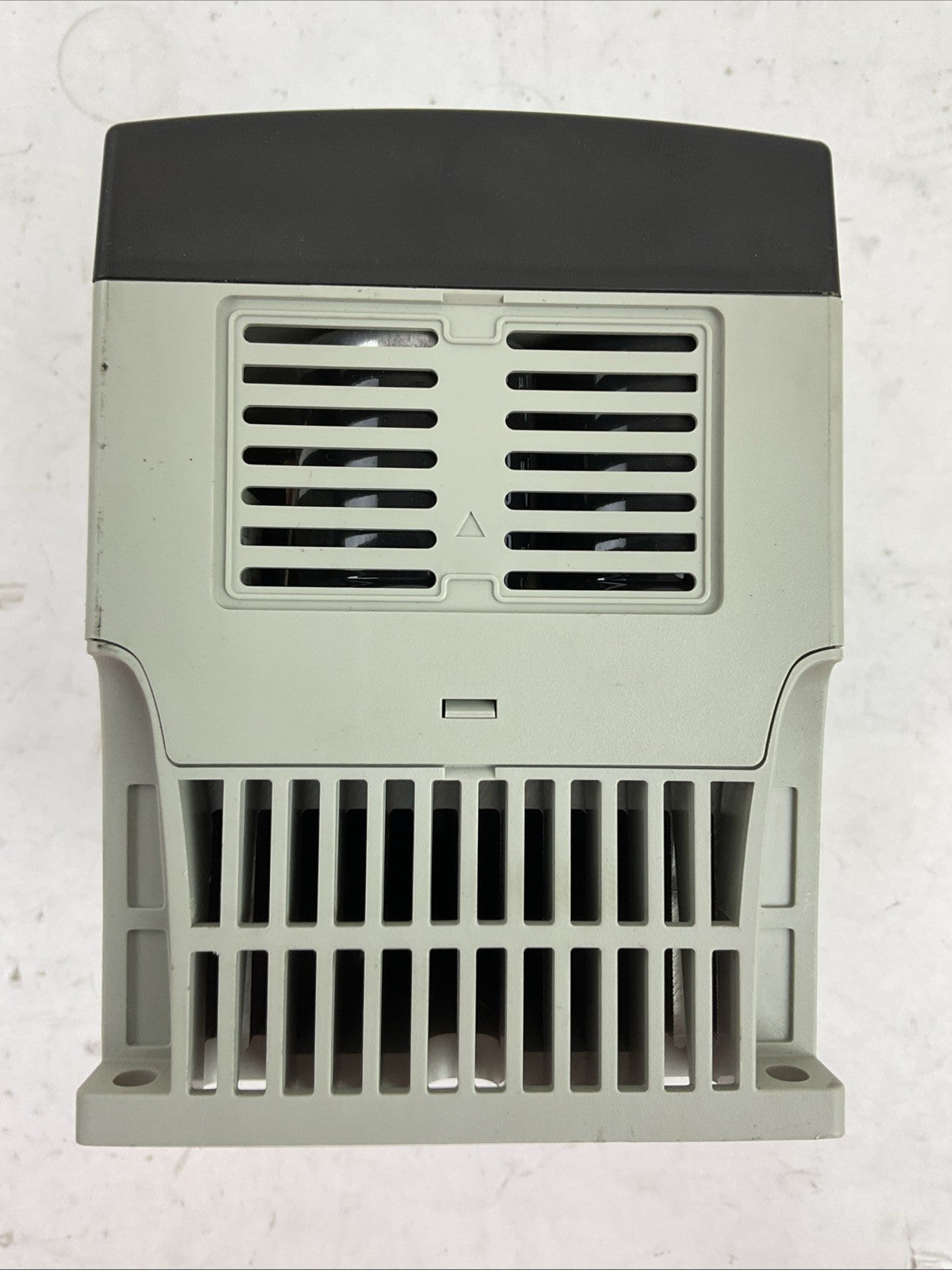 ALLEN BRADLEY 22A-D6P0N104 SER A FRN: 6.01 AC DRIVE 2.2kW 3.0HP OUTPUT 0-460VAC