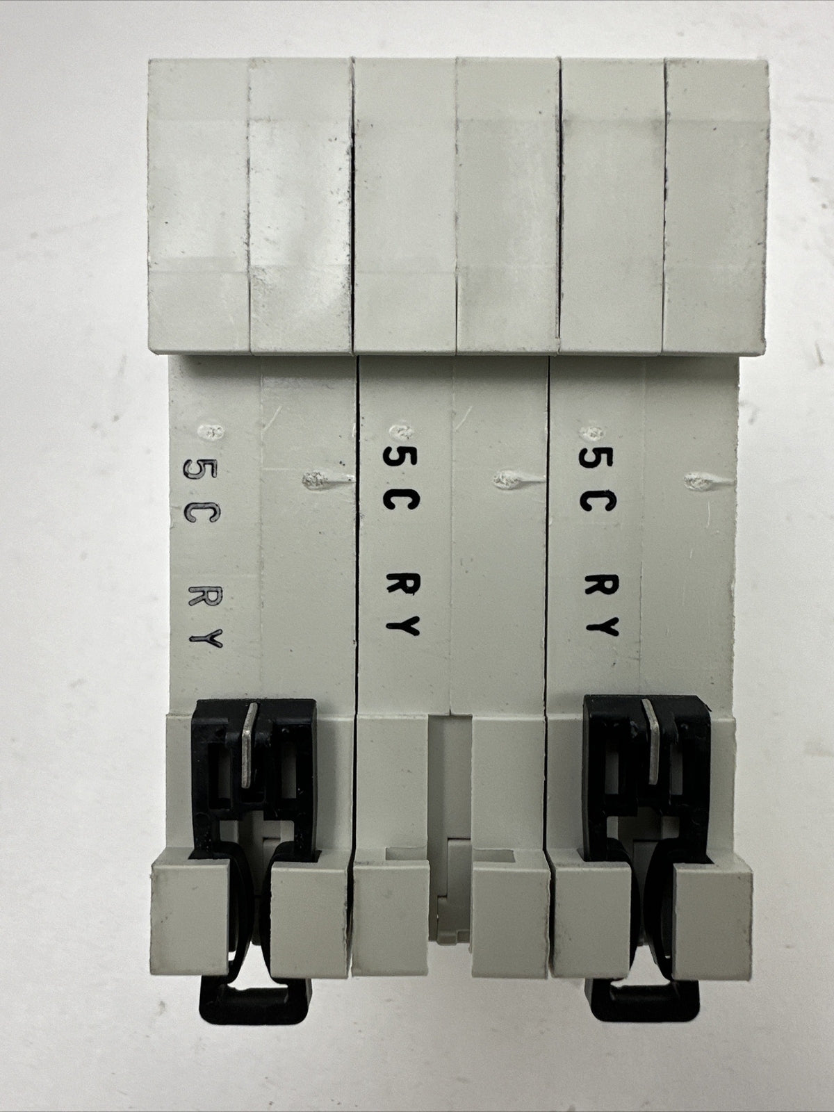 EATON XEFFECT FAZ-C5/3 CIRCUIT BREAKER 408Y/277VAC 5A 3POLE