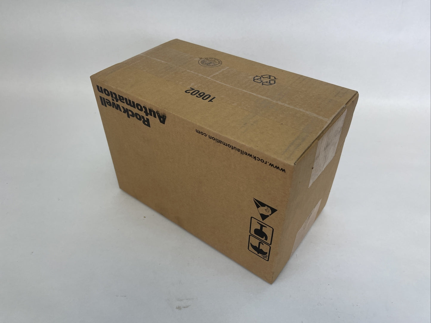 ALLEN BRADLEY 22D-D4P0N104 AC DRIVE POWER FLEX 40P FRN 3.01 OUTPUT 4A 1.5kW/2HP