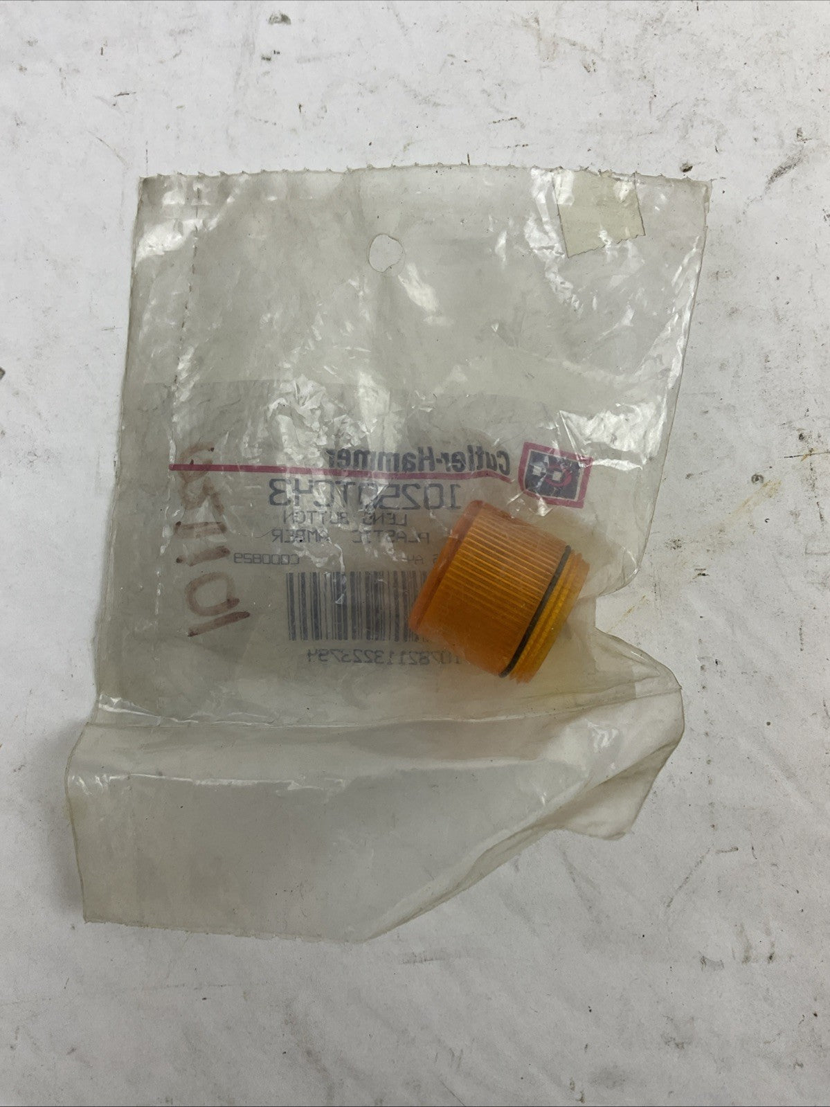 CUTLER HAMMER 10250TC43 AMBER LENS PLASTIC BUTTON (LOT OF 10)
