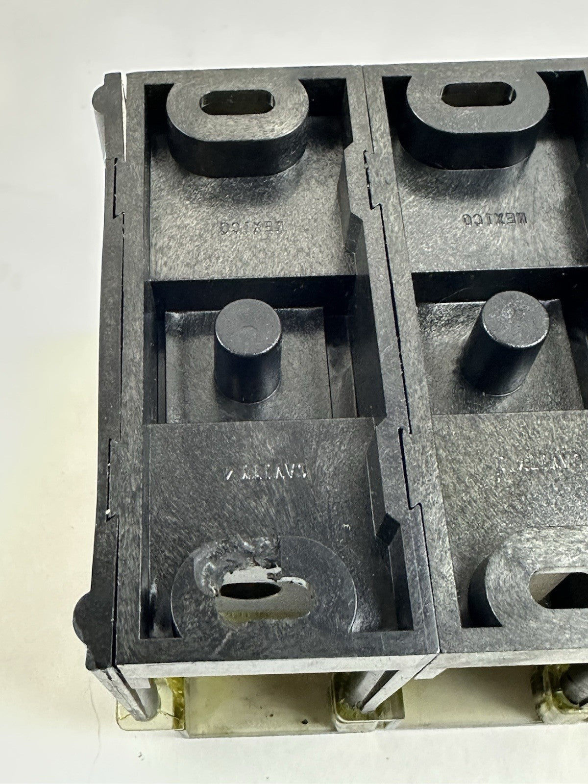 FERRAZ SHAWMUT 67113 POWER DISTRIBUTION BLOCK 3P 600V