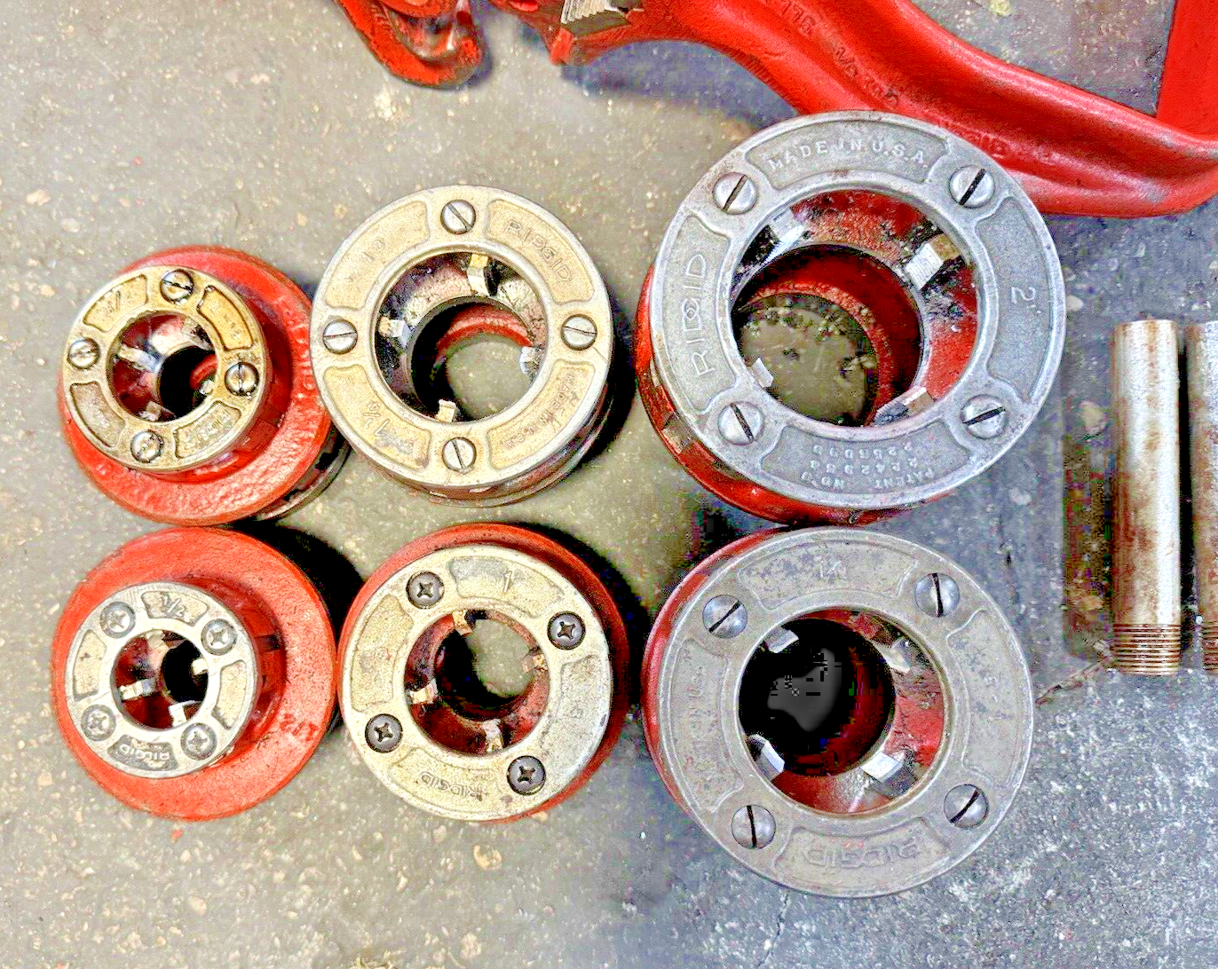 RIDGID - 700-12 - POWER DRIVE PIPE THREADER W/ STAND/BUCKET/DIE HEADS +SEE BELOW