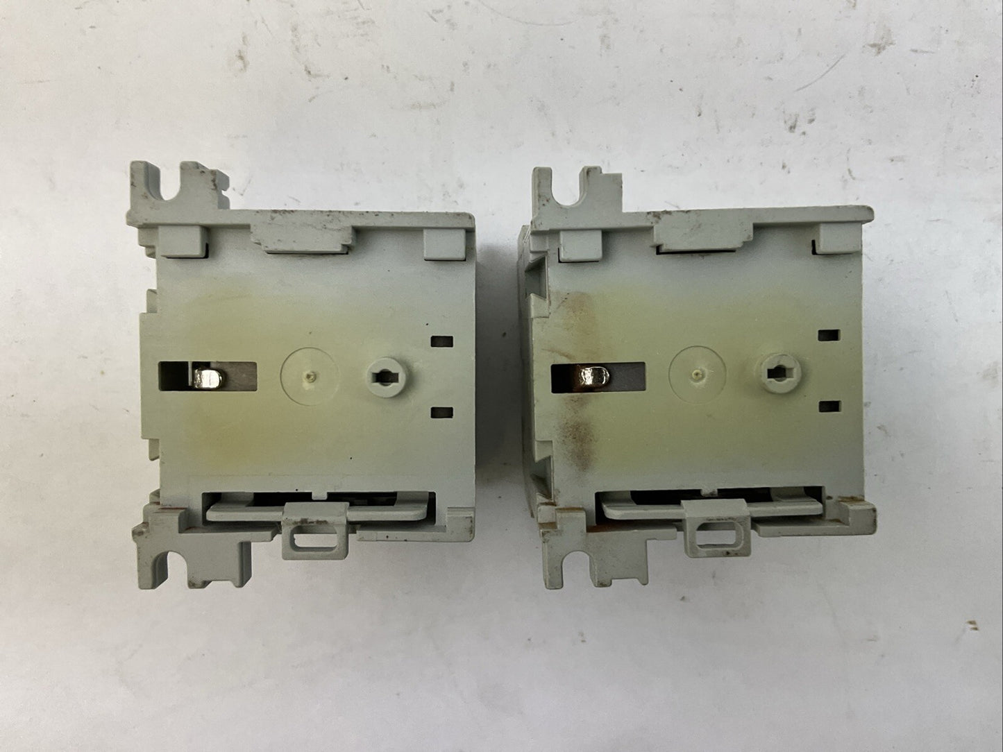 ALLEN BRADLEY 700DC-MB310* RELAY 300VAC 10A SER A (LOT OF 2)