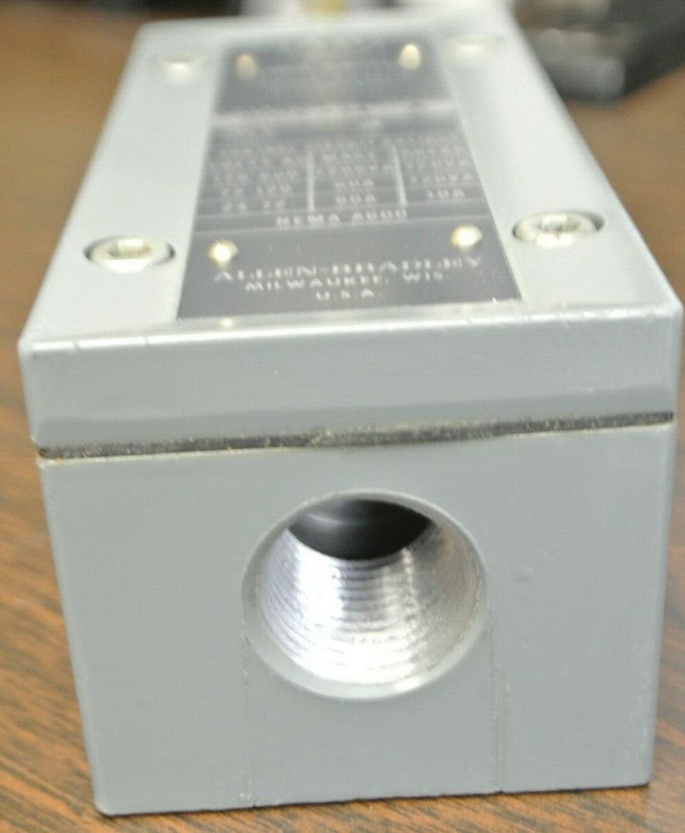 ALLEN-BRADLEY 802X-A34 WATERTIGHT LIMIT SWITCH / 24-600VAC / NEW SURPLUS