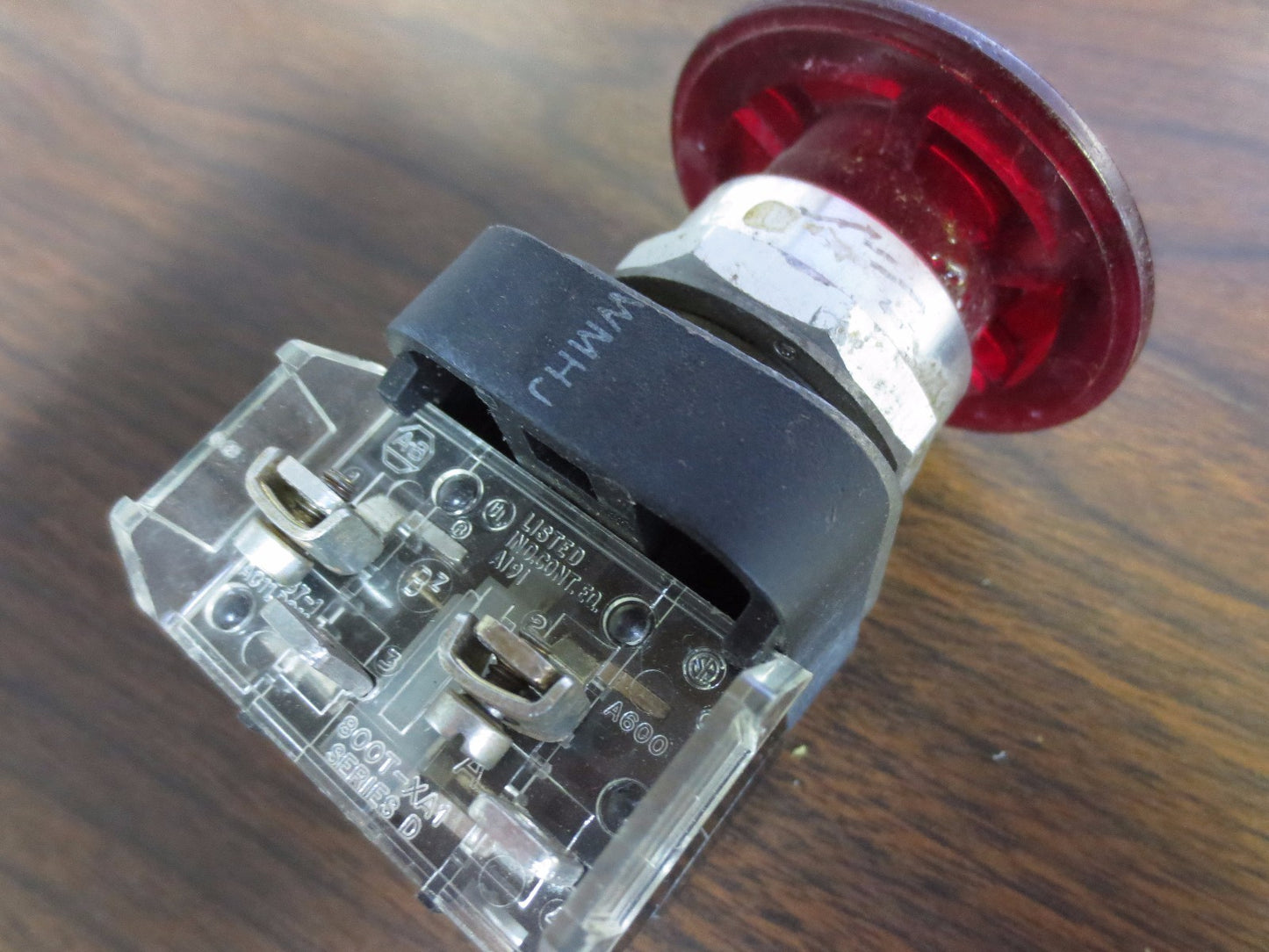 ALLEN-BRADLEY 800T-FXP A1 Ser. T MUSHROOM-HEAD PULL-TO-RELEASE BUTTON - RED
