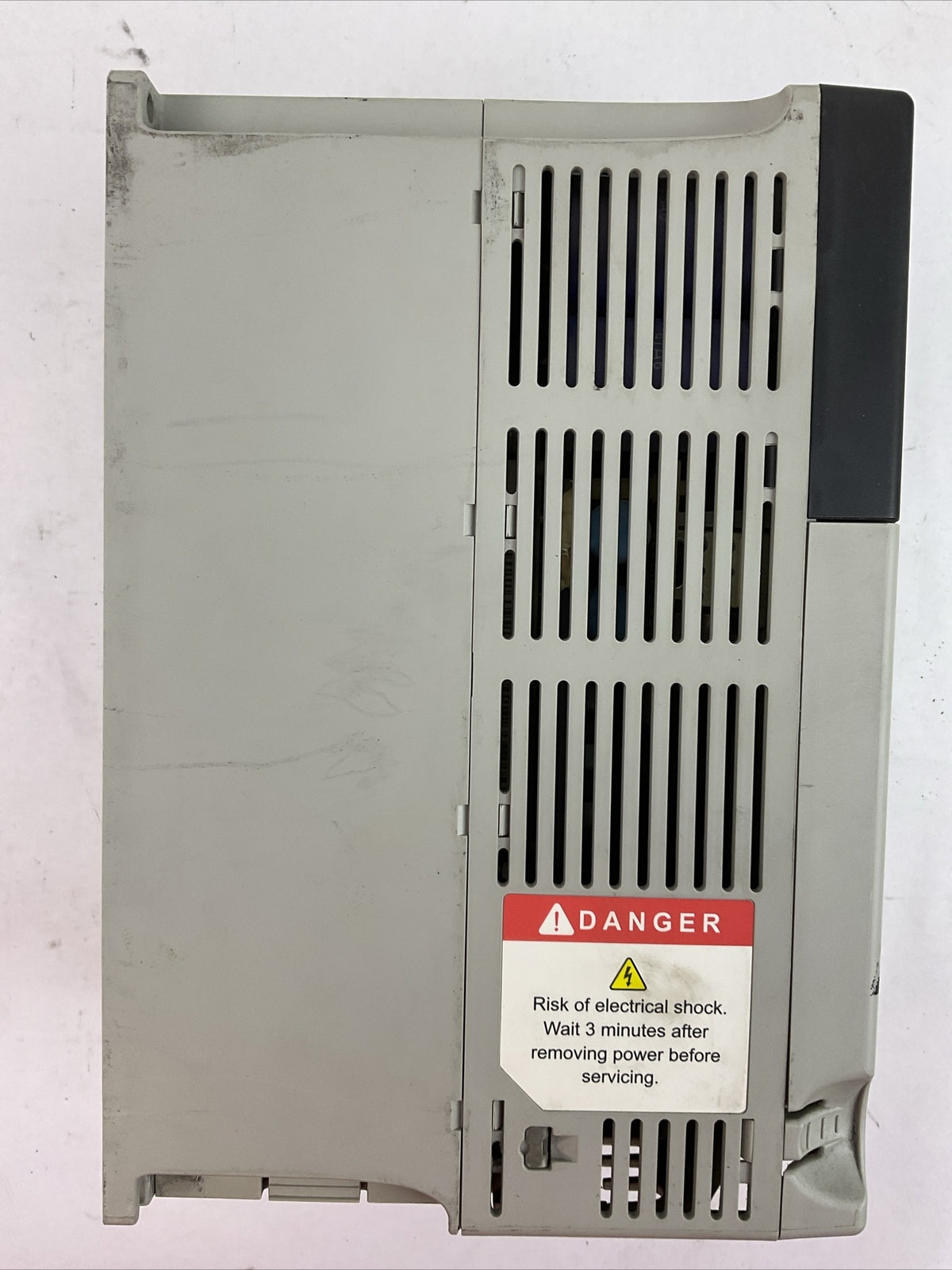 ALLEN BRADLEY 22C-D022N103 AC DRIVE SER A FRN 6.01 OUTPUT 0-460VAC