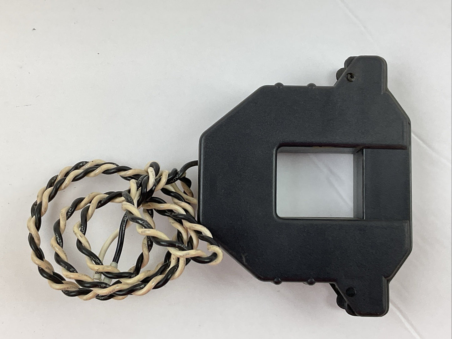 SQUARE D LVCT00202D CURRENT TRANSFORMER SPLIT CORE 200A:0.333V FS 600VAC 50/60HZ