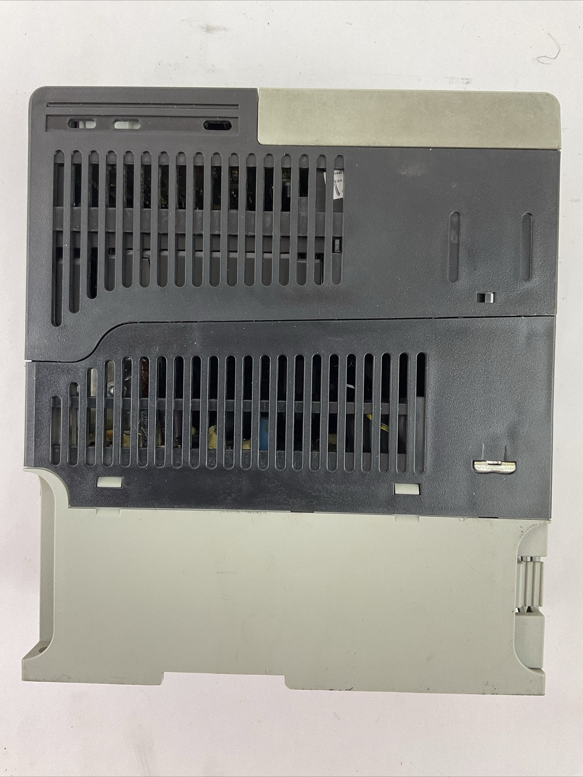 ALLEN BRADLEY 25B-D4P0N104 AC DRIVE FRN 1.003 SER A OUTPUT 0-460VAC