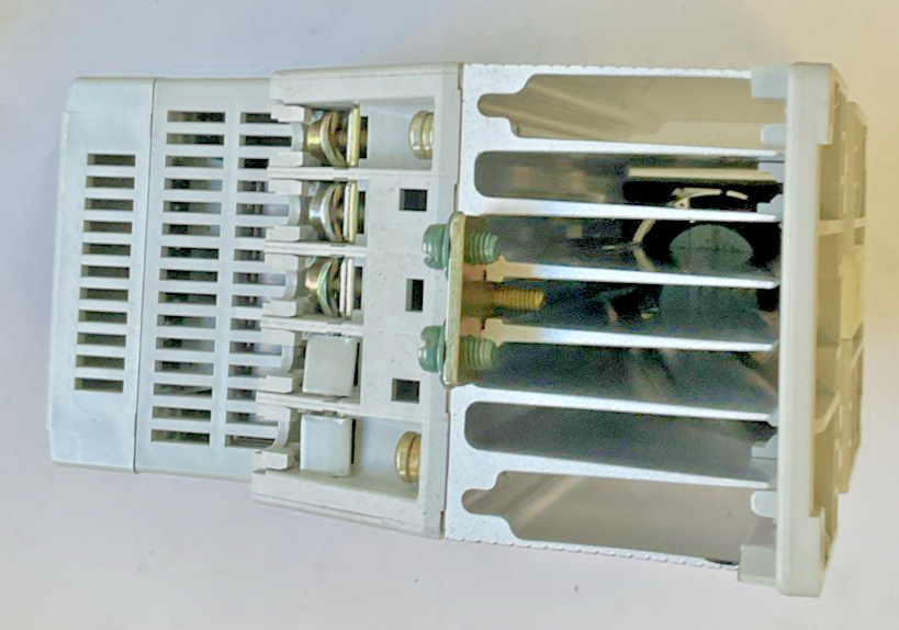 ALLEN BRADLEY 160-BA04NPS1 VARIABLE SPEED CONTROLLER FRN:6.00 460V 3PH 4.6A