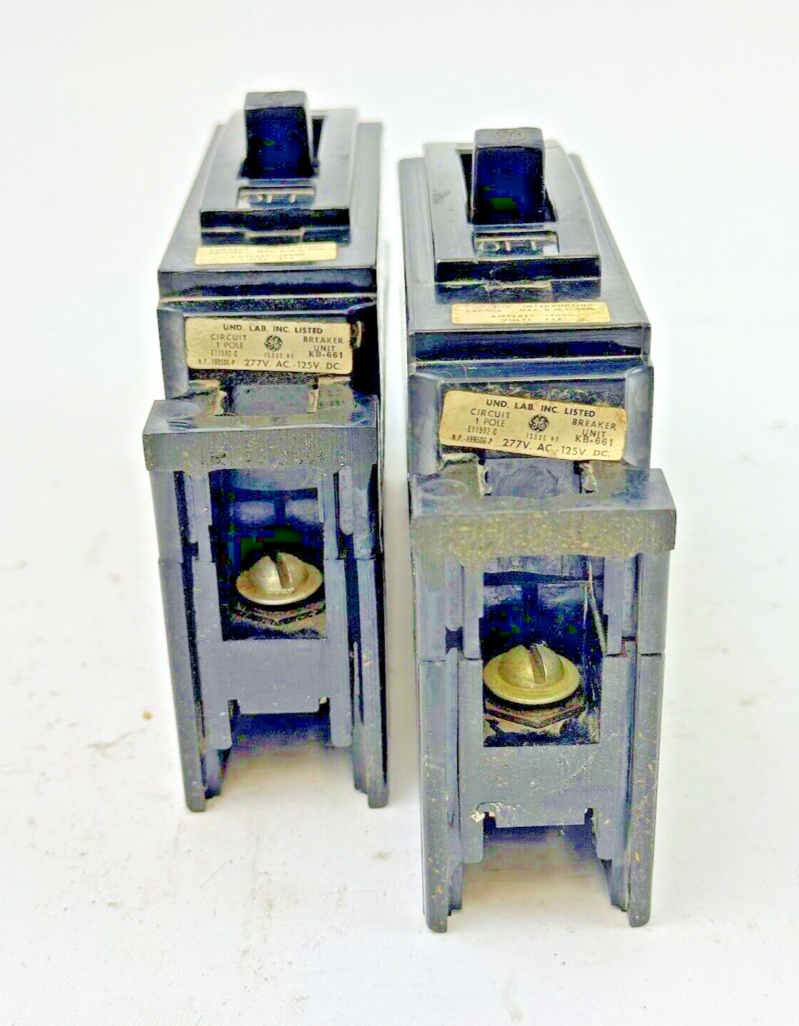 GE **LOT OF 2** - TEF113015 - CIRCUIT BREAKER - 1 POLE/15A/277 VAC