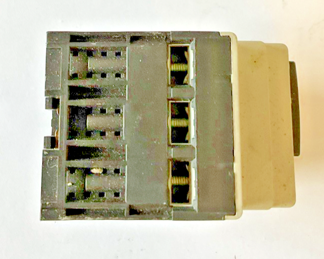 ALLEN BRADLEY 140M-C2T-B16 MOTOR PROTECTOR SER.C 1.6A 50/60HZ