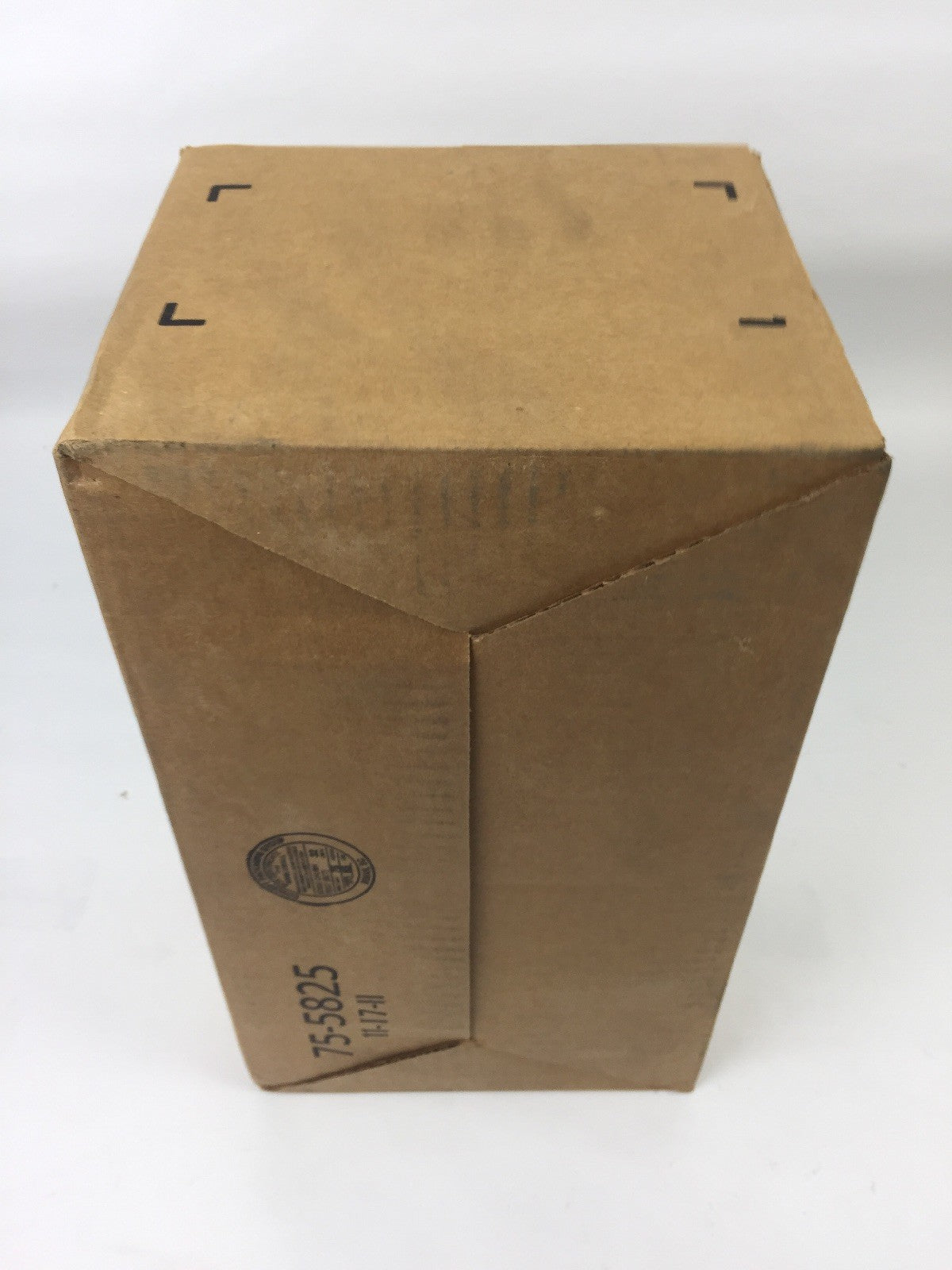 EATON DH221NGK HEAVY DUTY SAFETY SWITCH 3 WIRE S/N FUSIBLE 30 AMP 240 VOLT
