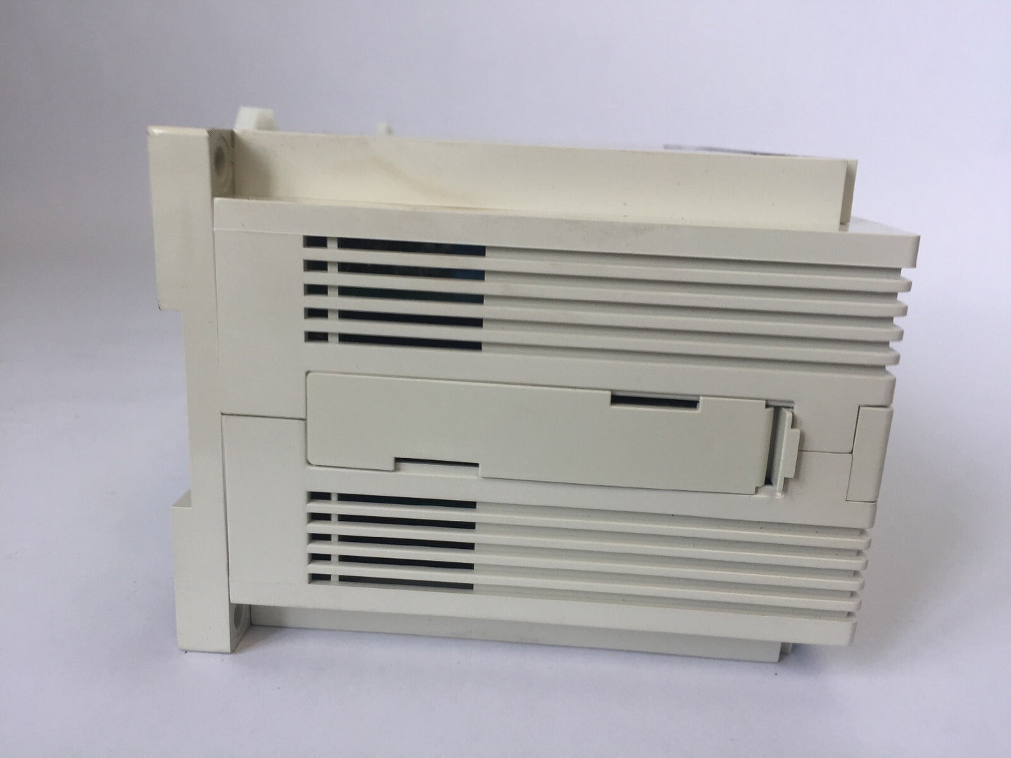 ALLEN BRADLEY 1745-E103 SLC 100 PROGRAMMABLE CONTROLLER LINE VOLTAGE 100/200VAC