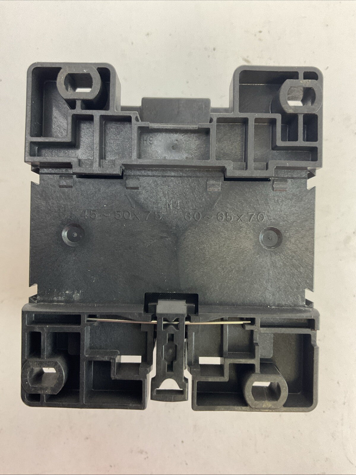 FUJI SC-N2 SC35BAA CONTACTOR 3NC1 600VAC 3PH 30HP 60A COIL 220-240V 60HZ