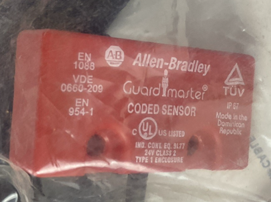 ALLEN BRADLEY 400N-Z2NRS1B NON-CONTACT SWITCH SER.A 10M CABLE 24V