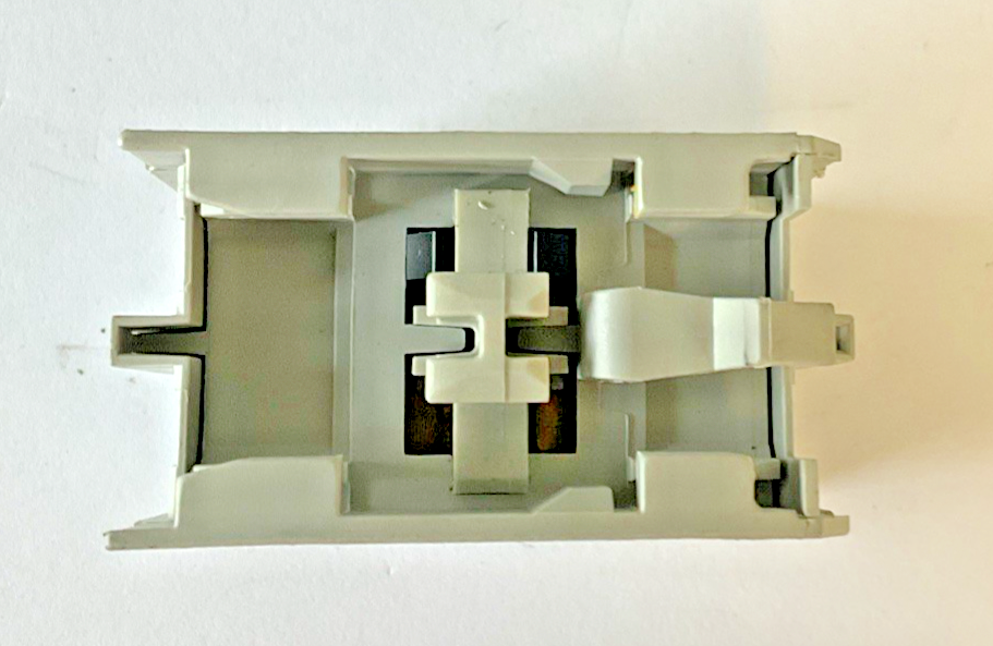 ALLEN BRADLEY 100-F AUX CONTACT BLOCK SER.B 10A 600V ***LOTOF4***