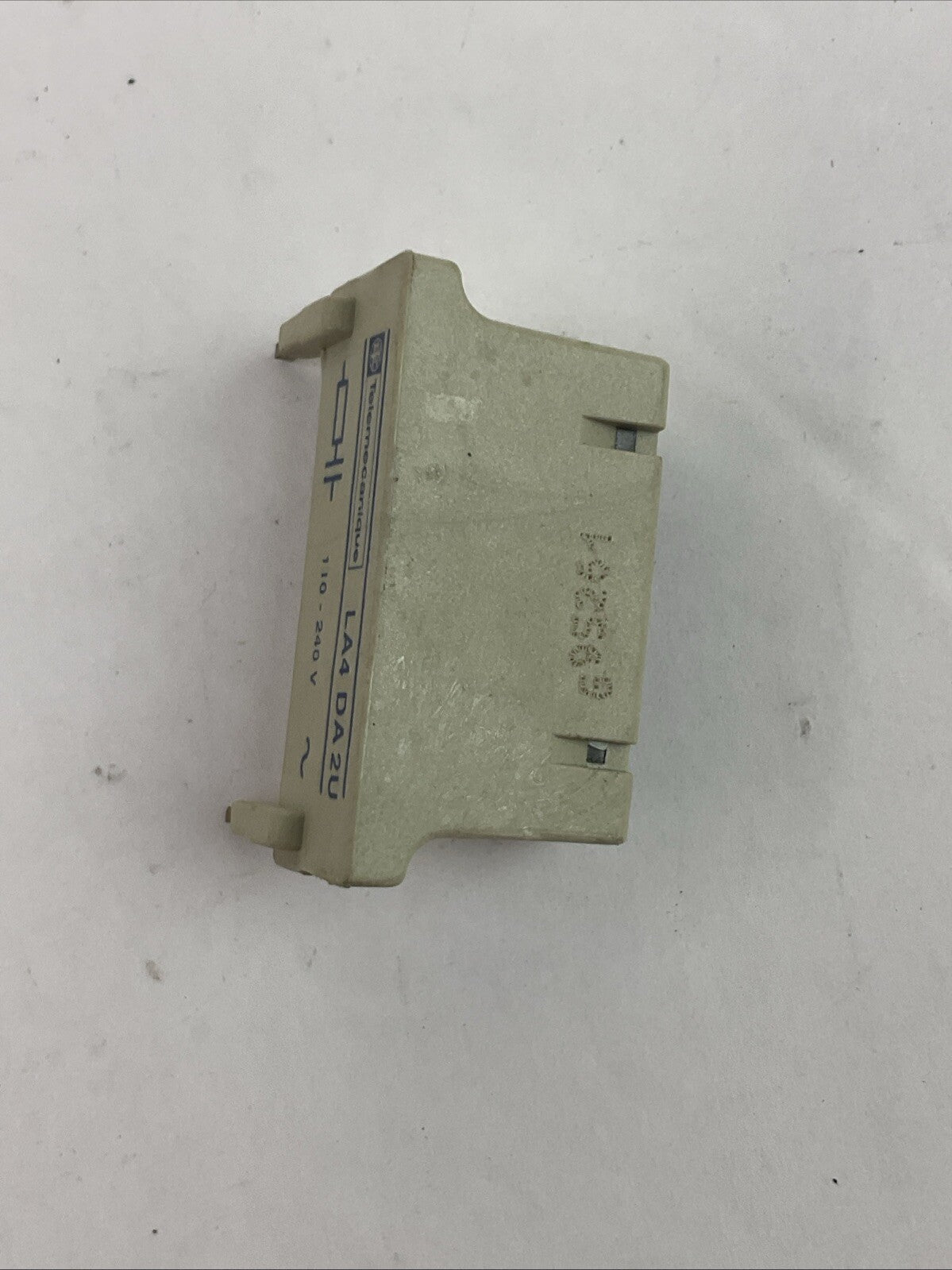 TELEMECANIQUE LA4 DA 2U RELAY SURPRESSOR 110-240VAC (LOT OF 3)