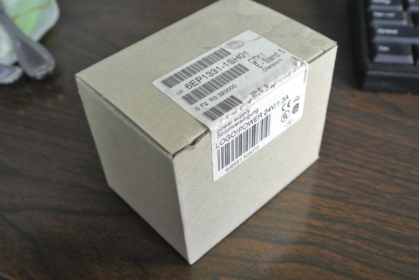 SIEMENS 6EP1331-1SH0 LOGO!POWER - POWER SUPPLY - 24V, 1.3A - NEW SURPLUS