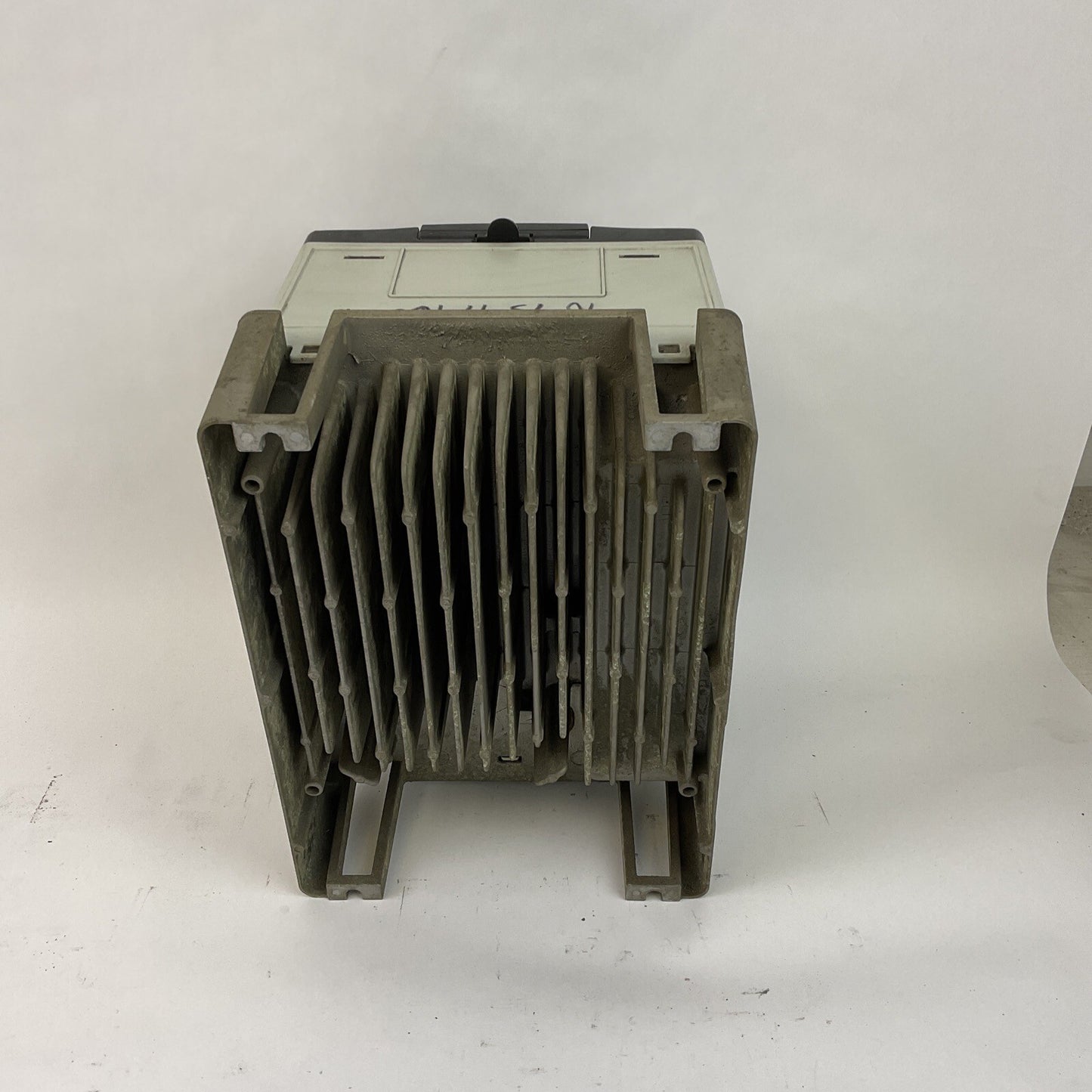 ALLEN BRADLEY 20AD2P1A0AYNANNN AC DRIVE SER.A 480V FRM:2.005