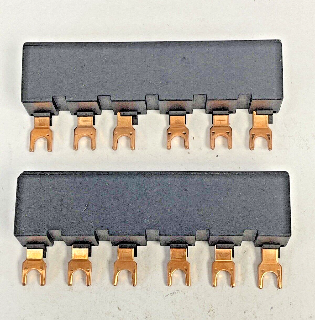 SIEMENS *LOT OF 2*- 3RV1915-1AB - BUSBAR - MODULAR SPACING 45 mm for 2 SWITCHES