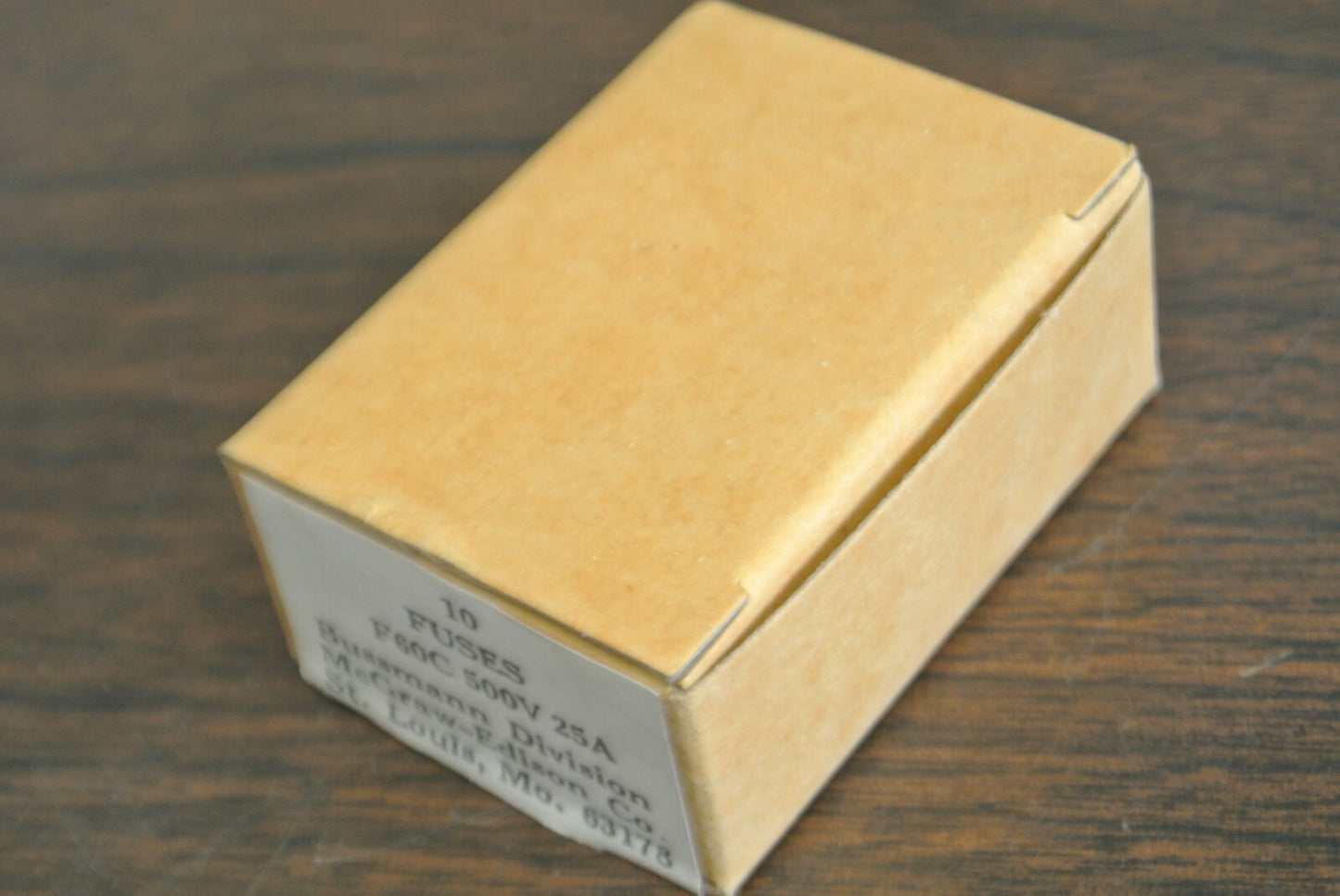 BOX of 10 / BUSS / BUSSMANN F60C FUSES / 25A / 500VAC / NEW SURPLUS
