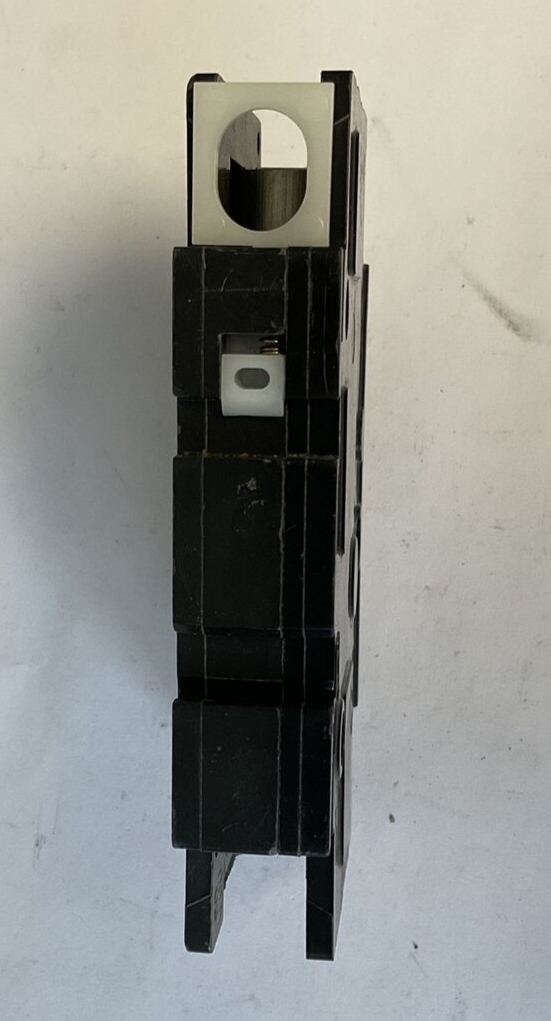 SQUARE D QOU120 CIRCUIT BREAKER 120/240VDC***LOTOF6***