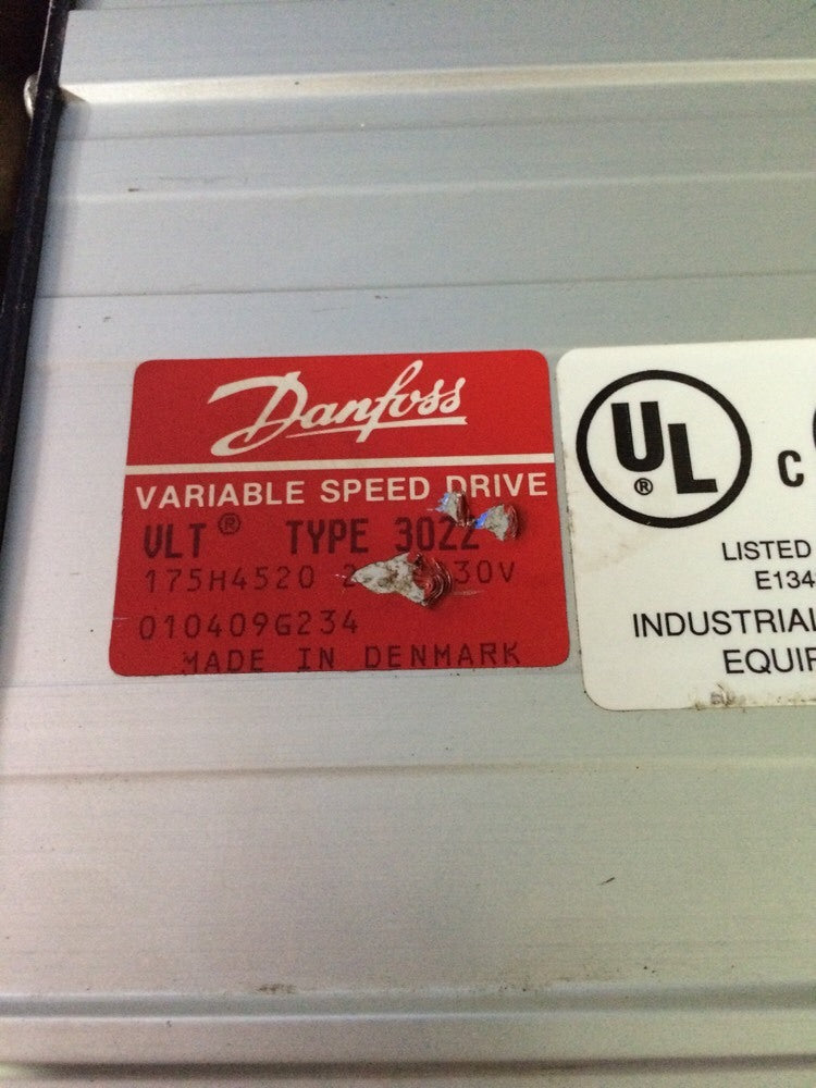 DANFOSS VLT TYPE 3022 175H4520 ADJUSTABLE FREQUENCY DRIVE 30HP 3x200-230 V