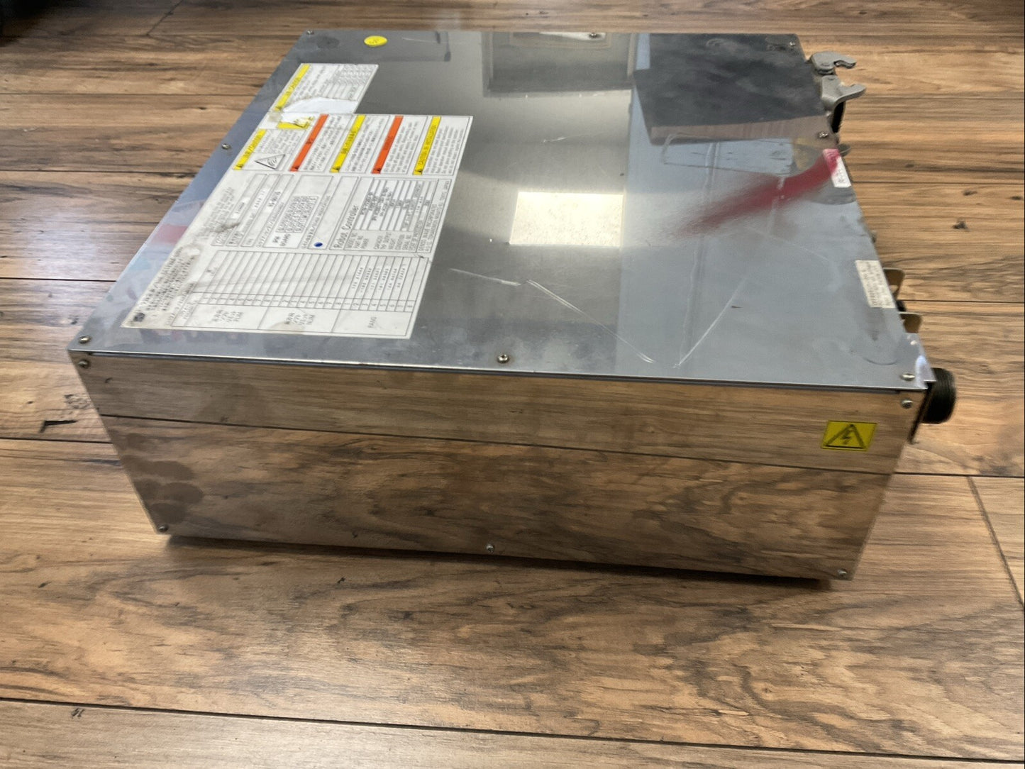 RC7M-VSG6BA-BN ROBOT CONTROLLER SOFTWARE VER 2.336BM 3PH 200-230VAC 1.85KVA