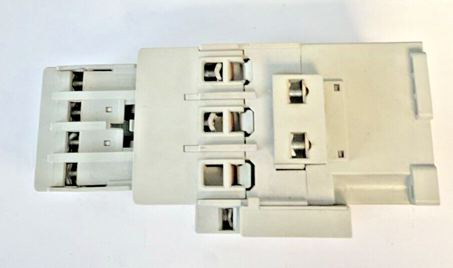 ALLEN BRADLEY 300-CO*930 SER.C CONTACTOR W/ 100F W/ 100-S 600V NEMA SIZE 2