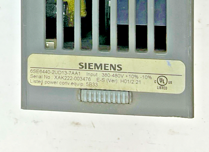 SIEMENS 6SE6440-2UD13-7AA1 FREQUENCY INVERTER MICROMASTER 440 VER.H01/2.21