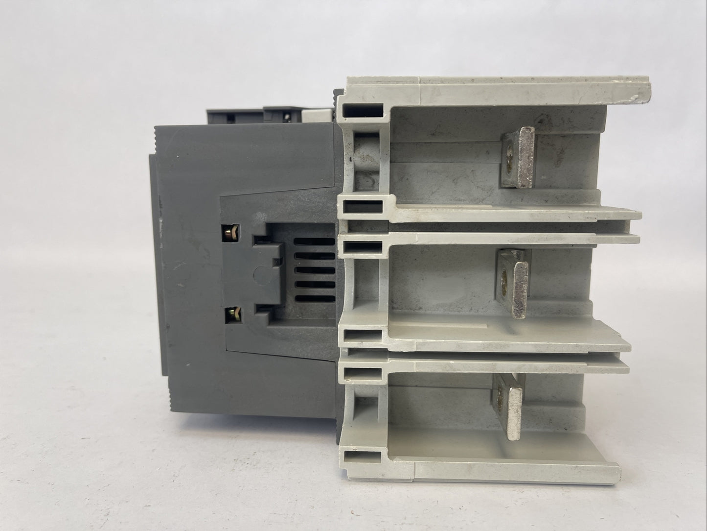ABB A260-30 CONTACTOR 600VAC 250HP 3PH 350A COIL 400-415V 50HZ 480V 60HZ