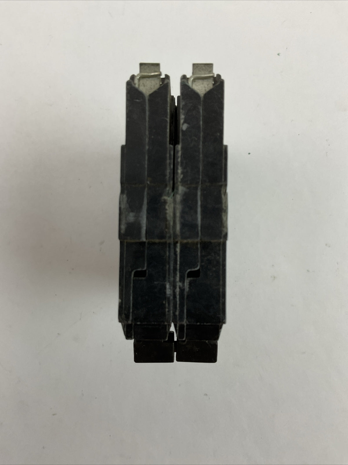 GE THQP240 CIRCUIT BREAKER 2POLE 40AMP 120/240VAC (LOT OF 4)