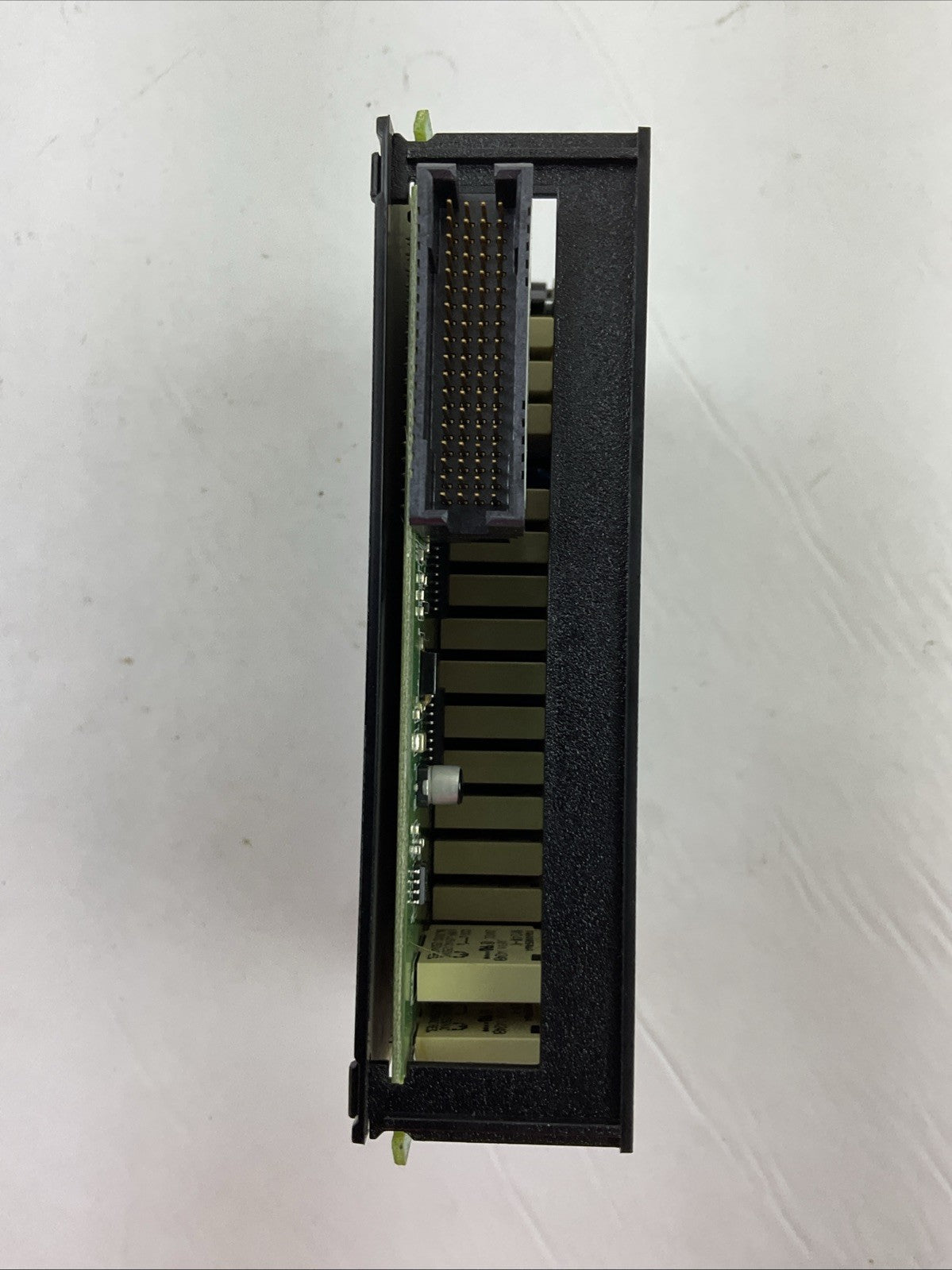 ALLEN BRADLEY 1756-OW16I SER A FW 3.003 CONTOLLOGIX 16 PT DIGITAL RELAY MODULE