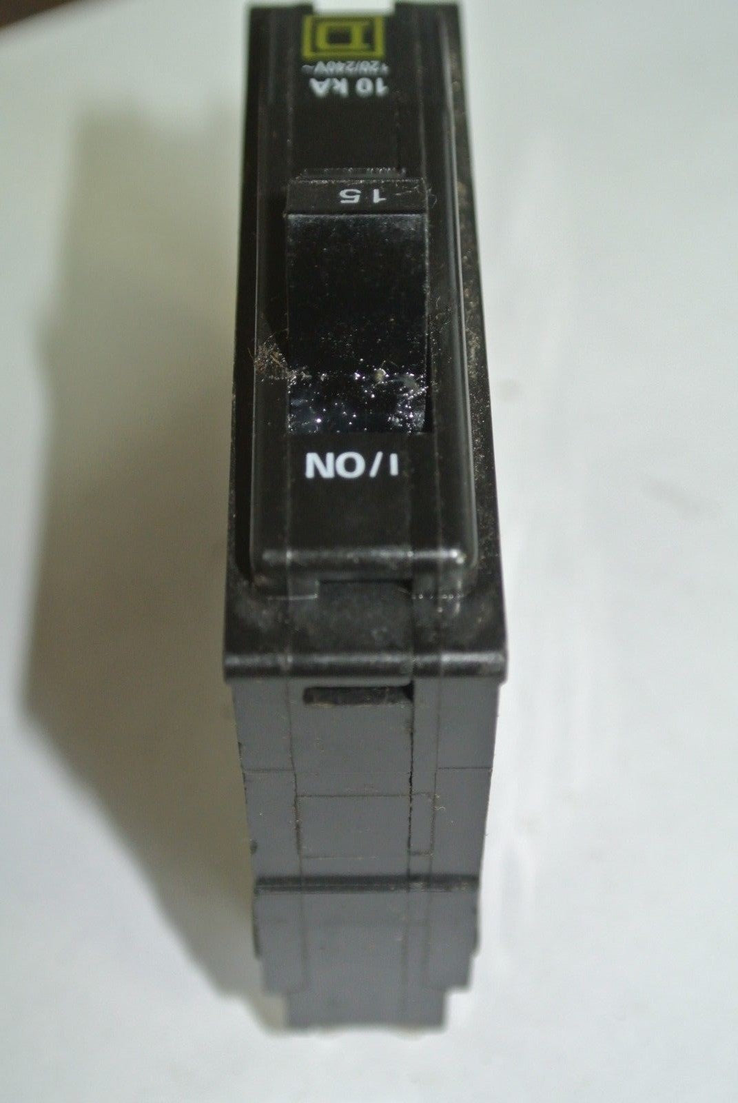 SQUARE D CIRCUIT BREAKER 15A, SINGLE-POLE