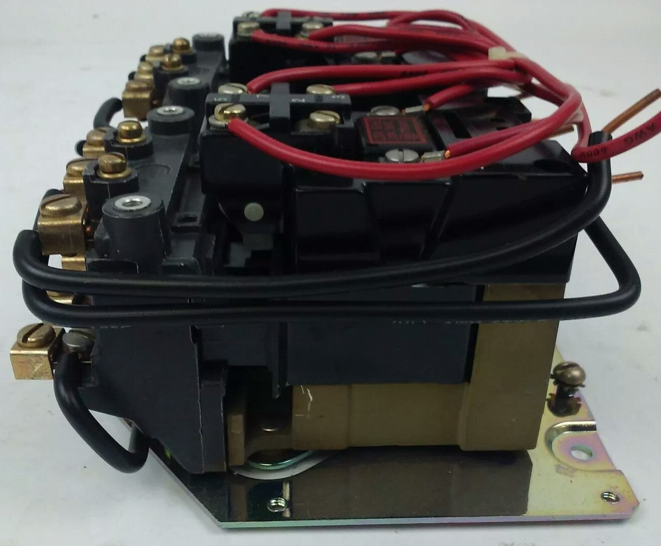 ALLEN BRADLEY 715X-AOD3000 SER. L, TWO SPEED STARTER,SIZE 0,3PH, 575V, 120V COIL