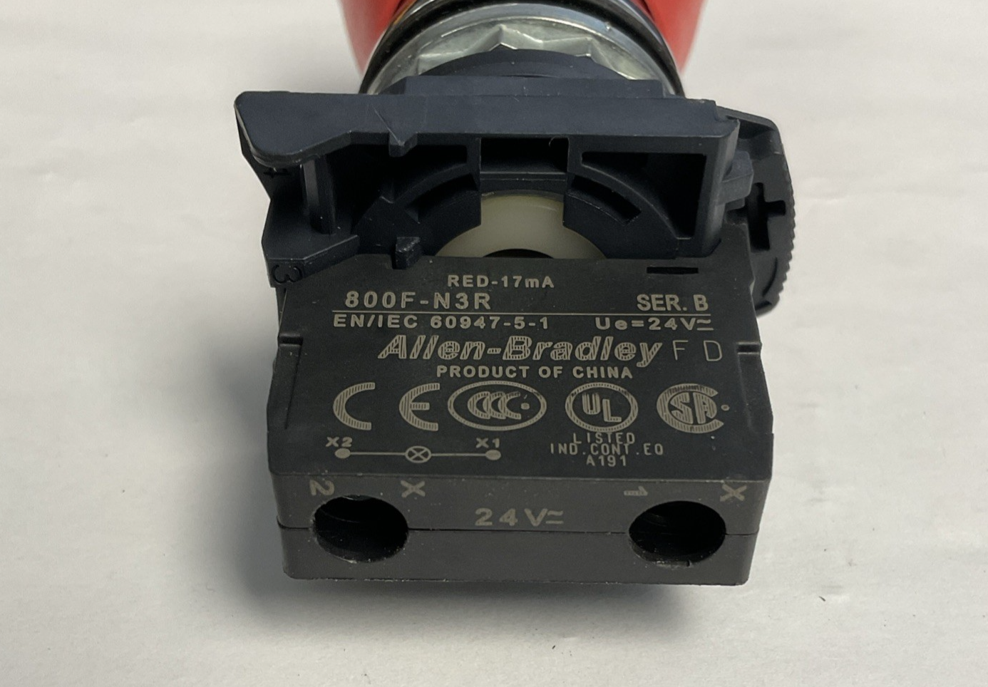 ALLEN-BRADLEY - 800F-N3R SER. B - RED PUSH BUTTON