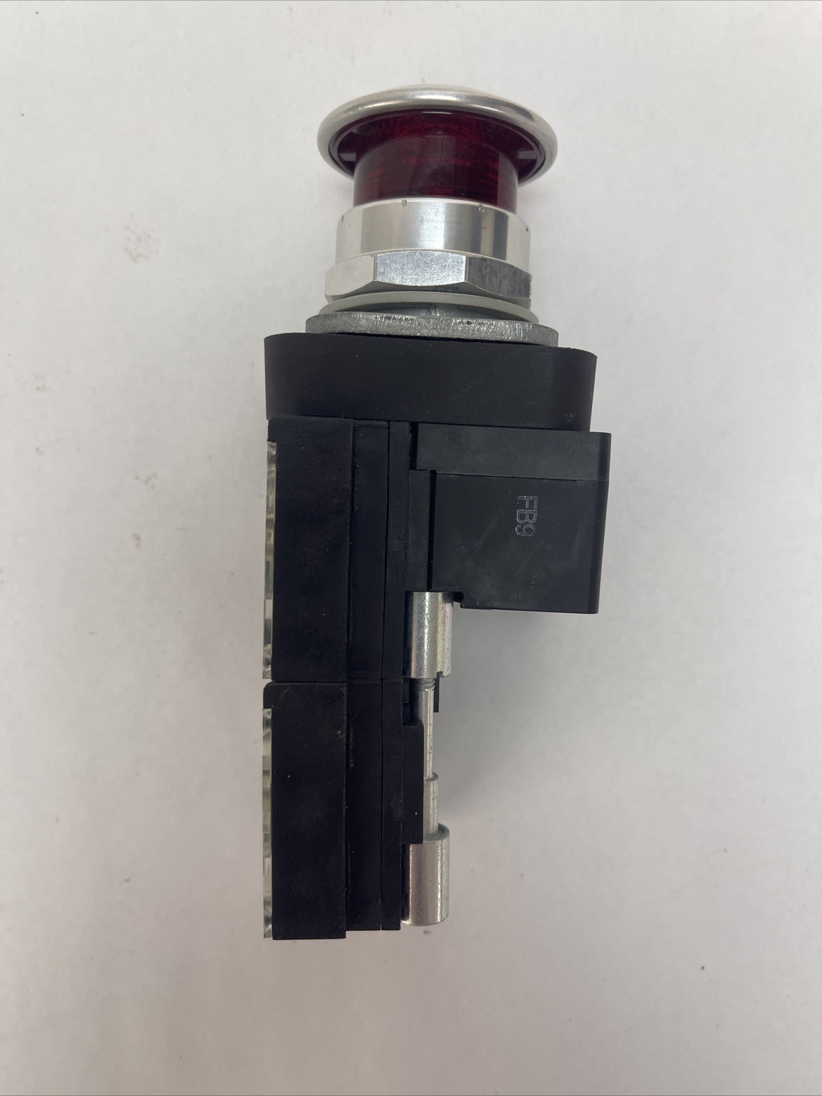ALLEN BRADLEY 800T-FXQH2RG1Y PUSH PULL MUSHROOM BUTTON SER U INPUT 12...130V