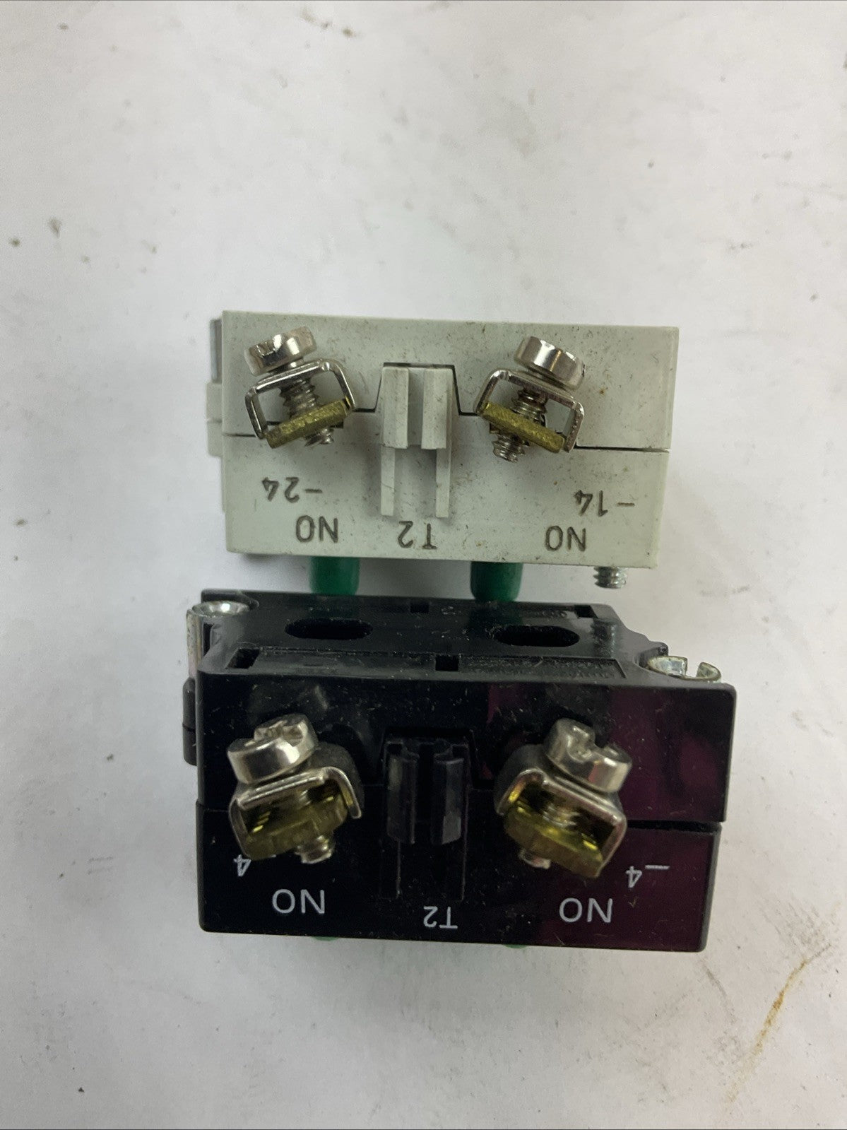 CUTLER HAMMER 10250T2 CONTACT BLOCK (LOT OF 2)