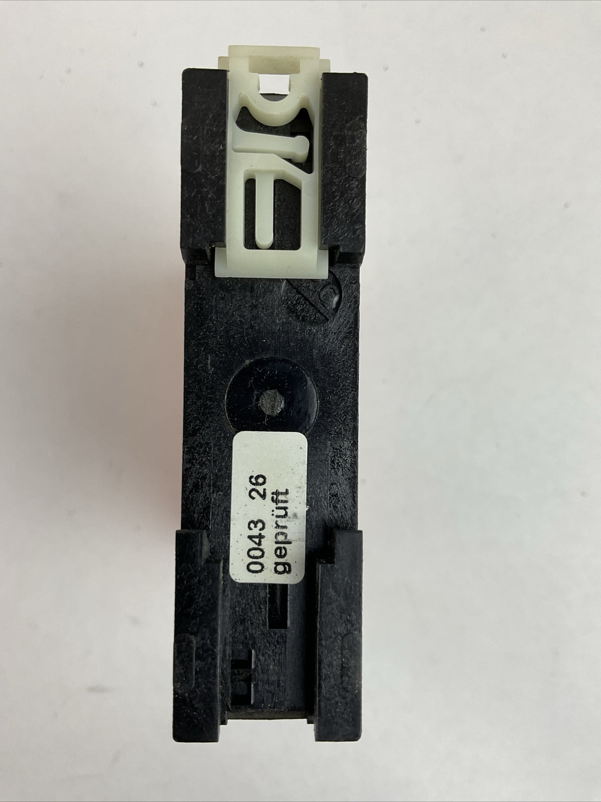 E. DOLD BG5924.04 SAFETY RELAY