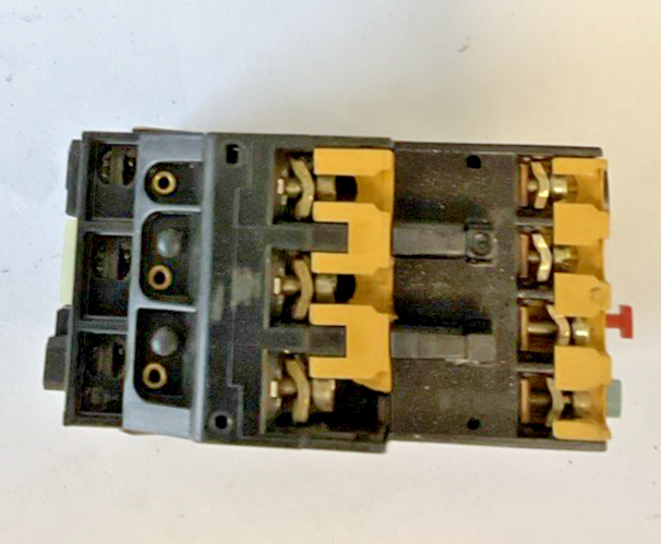 ALLEN BRADLEY 100-A09ND3 CONTACTOR SER B 600VAC 9A W/ 193-BSB 60 RELAY 4-6A