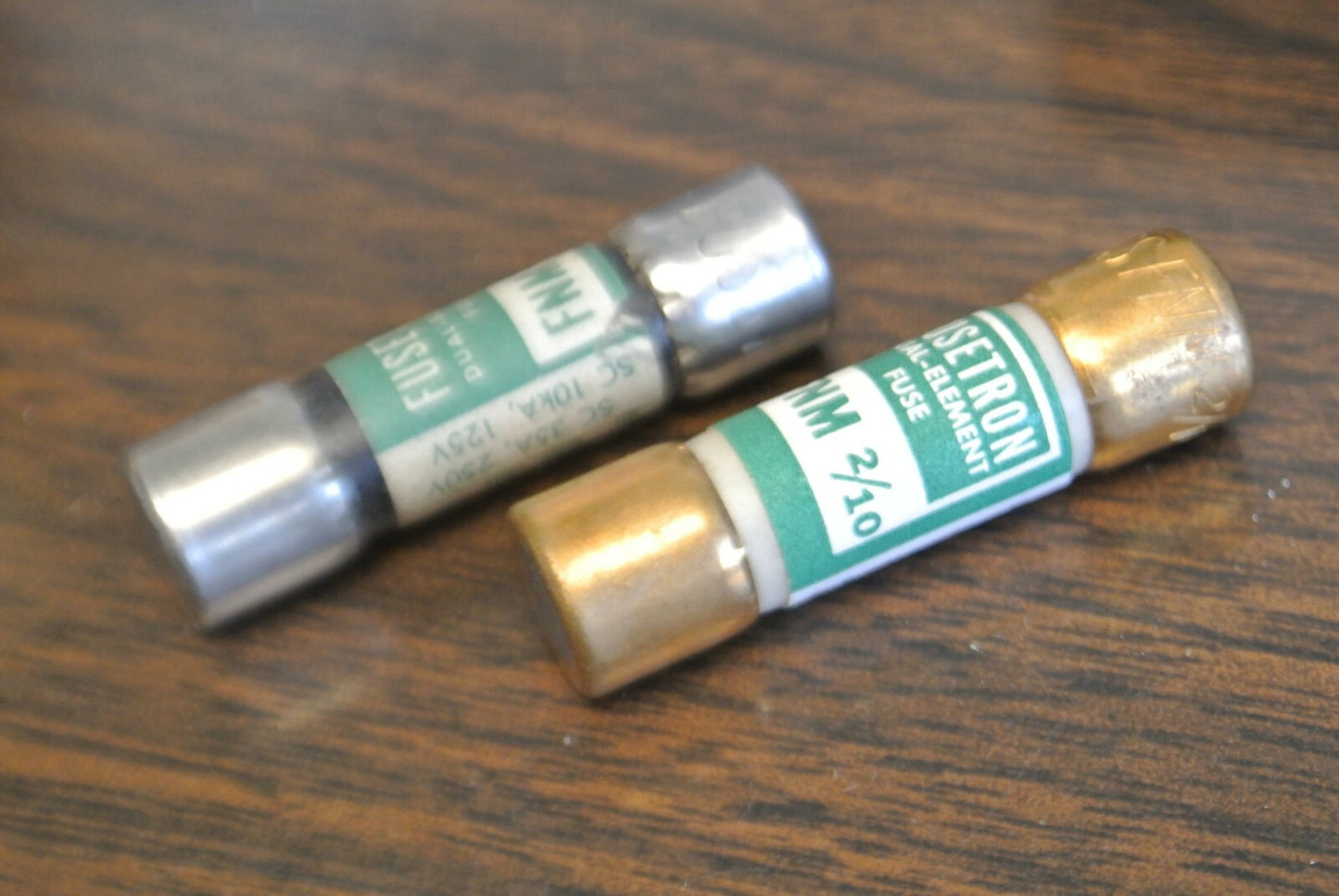 LOT of 11 / BUSSMANN FNM2/10 MIDGET FUSES 2/10A / 250V / NEW SURPLUS / FNM-2/10