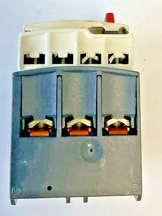 SCHNEIDER ELECTRIC LRD 06 CONTACTOR 1.6A 690V 50/60HZ ***LOTOF2***