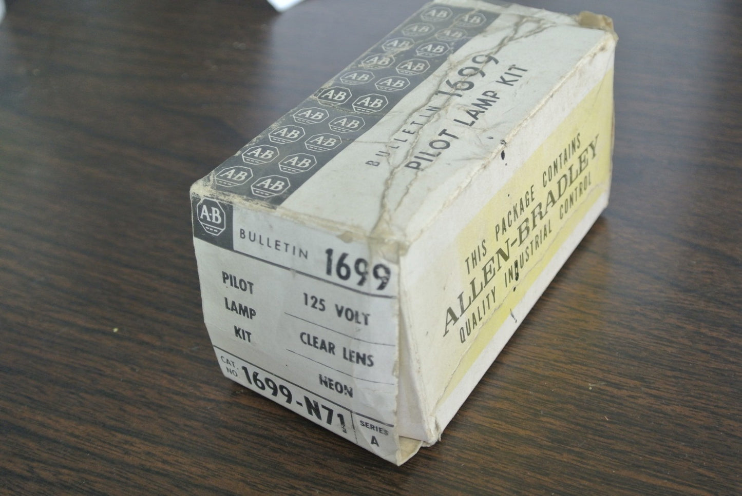 ALLEN-BRADLEY 1699-N71 PILOT LAMP KIT - 125V, CLEAR LENS, NEON - NEW SURPLUS