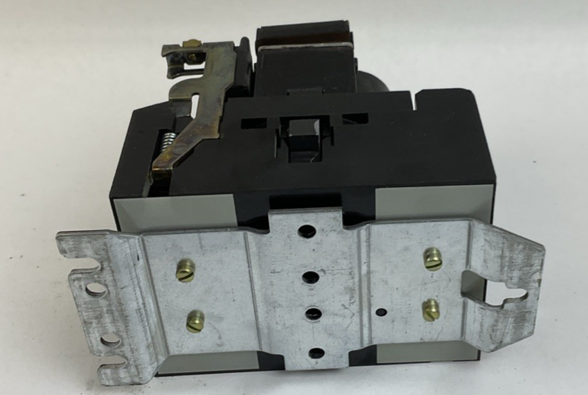 GE CR360L413**AAAZ CONTACTOR 60A 600V