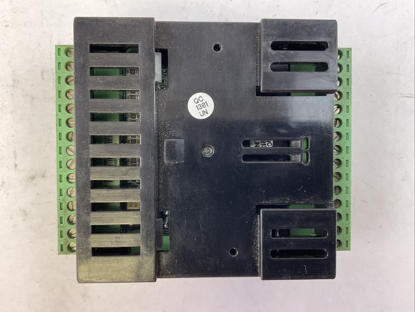 UNITRONICS V120-22-R2C GRAPHIC OPERATOR PANEL PROGRAMABLE CONTROLLER 12/24VDC