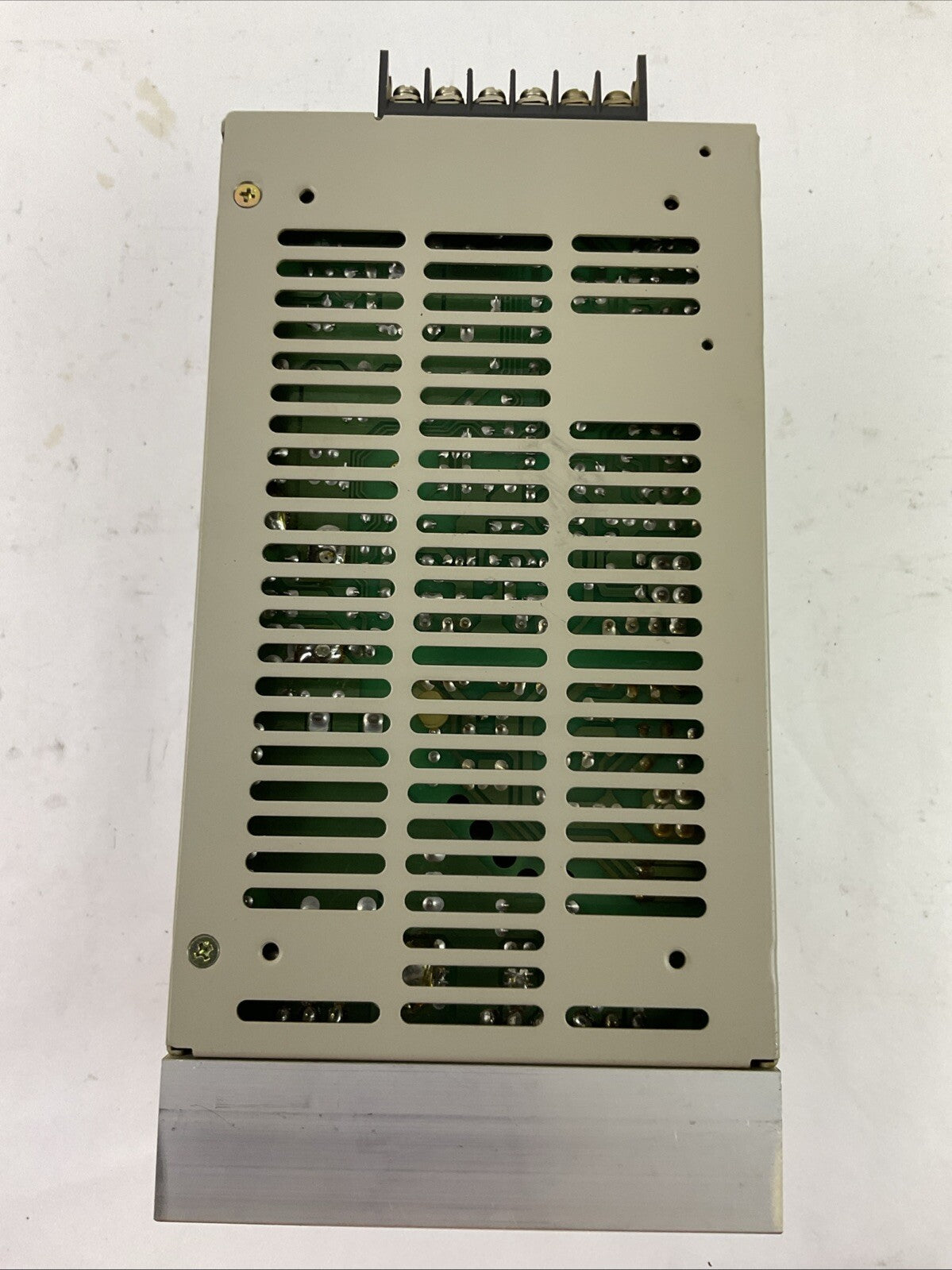OMRON S82F-2424P POWER SUPPLY OUTPUT 24VDC 10A INPUT 100-120/200-240VAC 11A