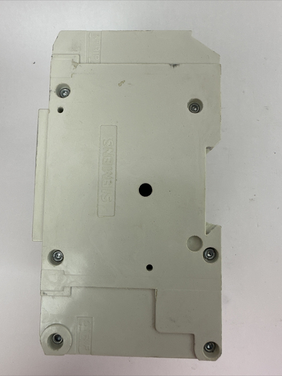 SIEMENS NGG3B030 CIRCUIT BREAKER 125/250VDC 600Y/347VAC 3P CQDA1 AUXILIARY SWITC