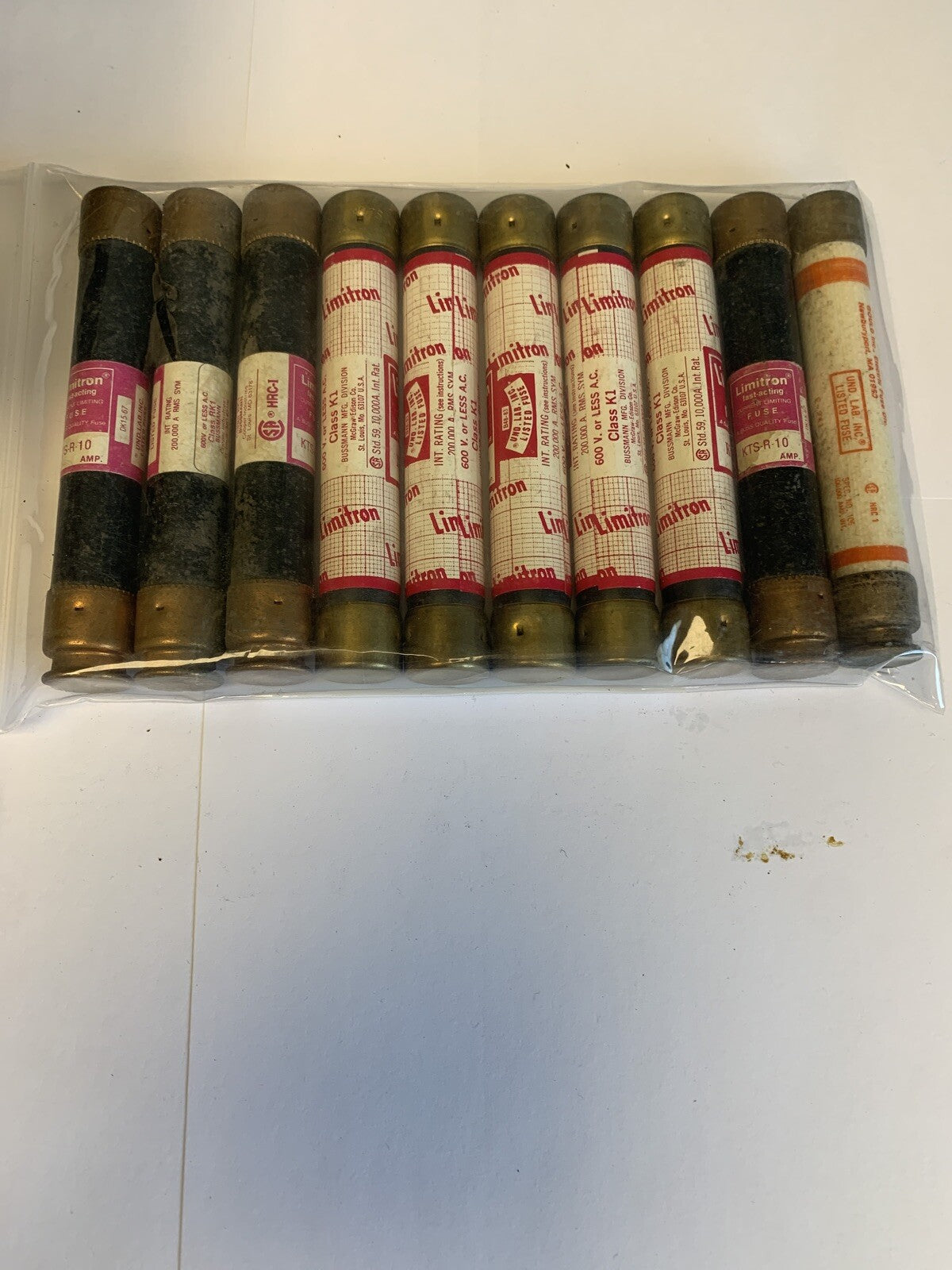 Lot of 10 Assorted 10A 600V Fuses