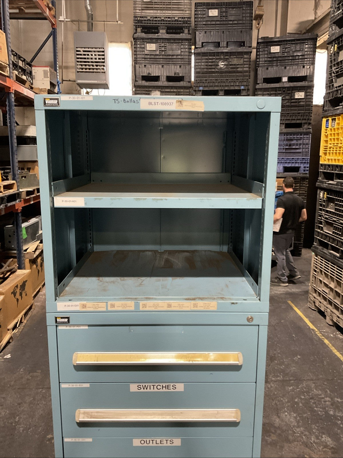 STANELY VIDMAR 6 DRAWER CABINET WITH TOP CABINET SHELF DIVIDERS VARY **NO KEY**