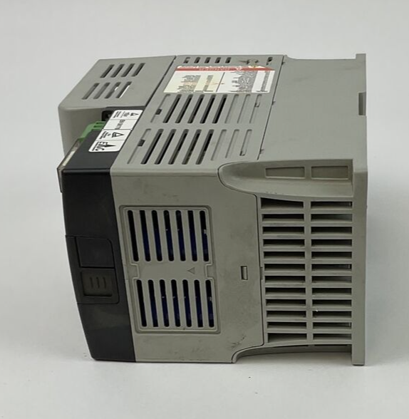 ALLEN BRADLEY 22D-D2P3N104 POWERFLEX 40P 3PHASE 3.2A FRN:2.01 SER.A 1HP
